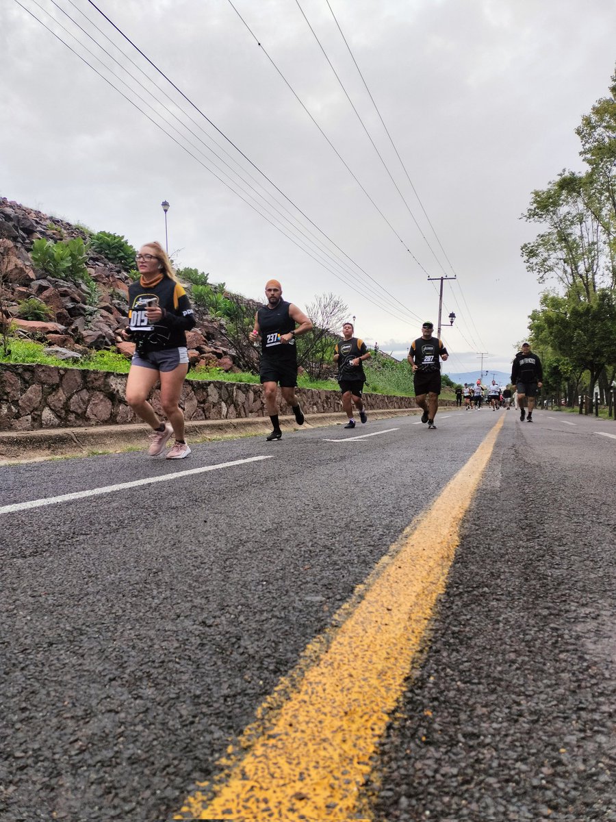 parkmetroleon's tweet photo. ¡Cada atleta 🏃‍♂️ dio su máximo esfuerzo!💪. ¡Felicidades a todos por su increíble rendimiento y compromiso! 🎉 #EsfuerzoYDedicación #PasiónEnLaPista 🌳🌱 https://t.co/rzVHtrnyZM