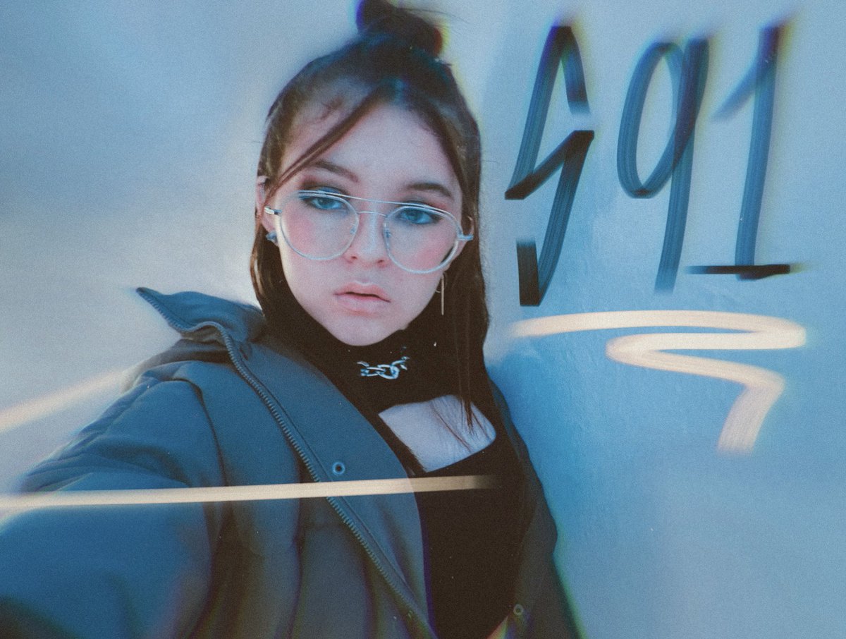 Tefy__Li's tweet photo. S91 ya está disponible!! Puedes encontrarlo en mi canal de YouTube: Tefy Li 
Esta es una canción que disfrute mucho grabar ☺️ me gusto mi vestuario y las mejorías que vi en este video, cada día aprendo más y estoy muy emocionada de irles mostrando mi avance! #KarolG #cover #music https://t.co/I3pxKjyBLb