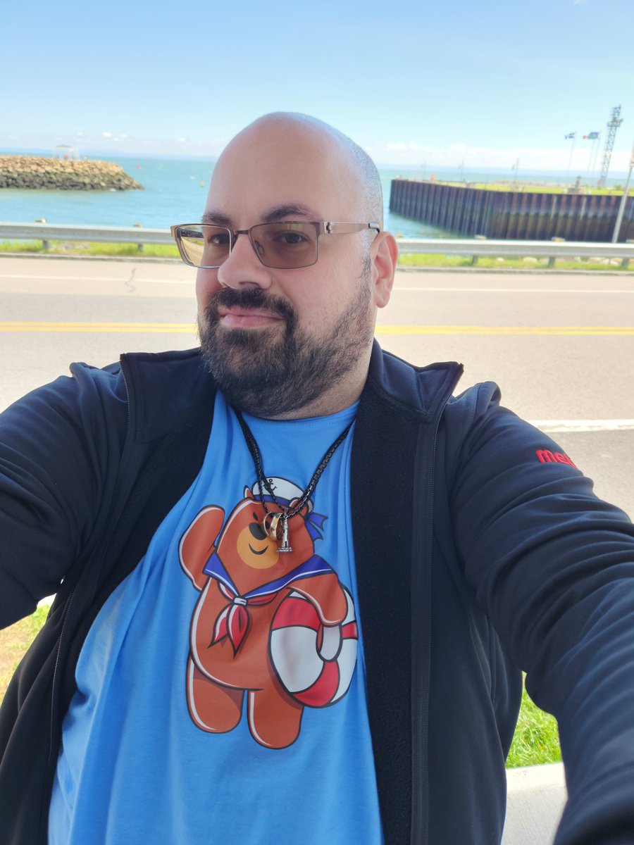 Chef_BlackBerry's tweet photo. Petit voyage en familia, on continu le nouveau linge de @mistrbearmtl , j'adore
#chefblackberry #mistrbear #gaymtl #gaybear #gay #goodvibes #beargay #bearmtl #bear #lgbt #hairygay https://t.co/1OQUVTMfa3