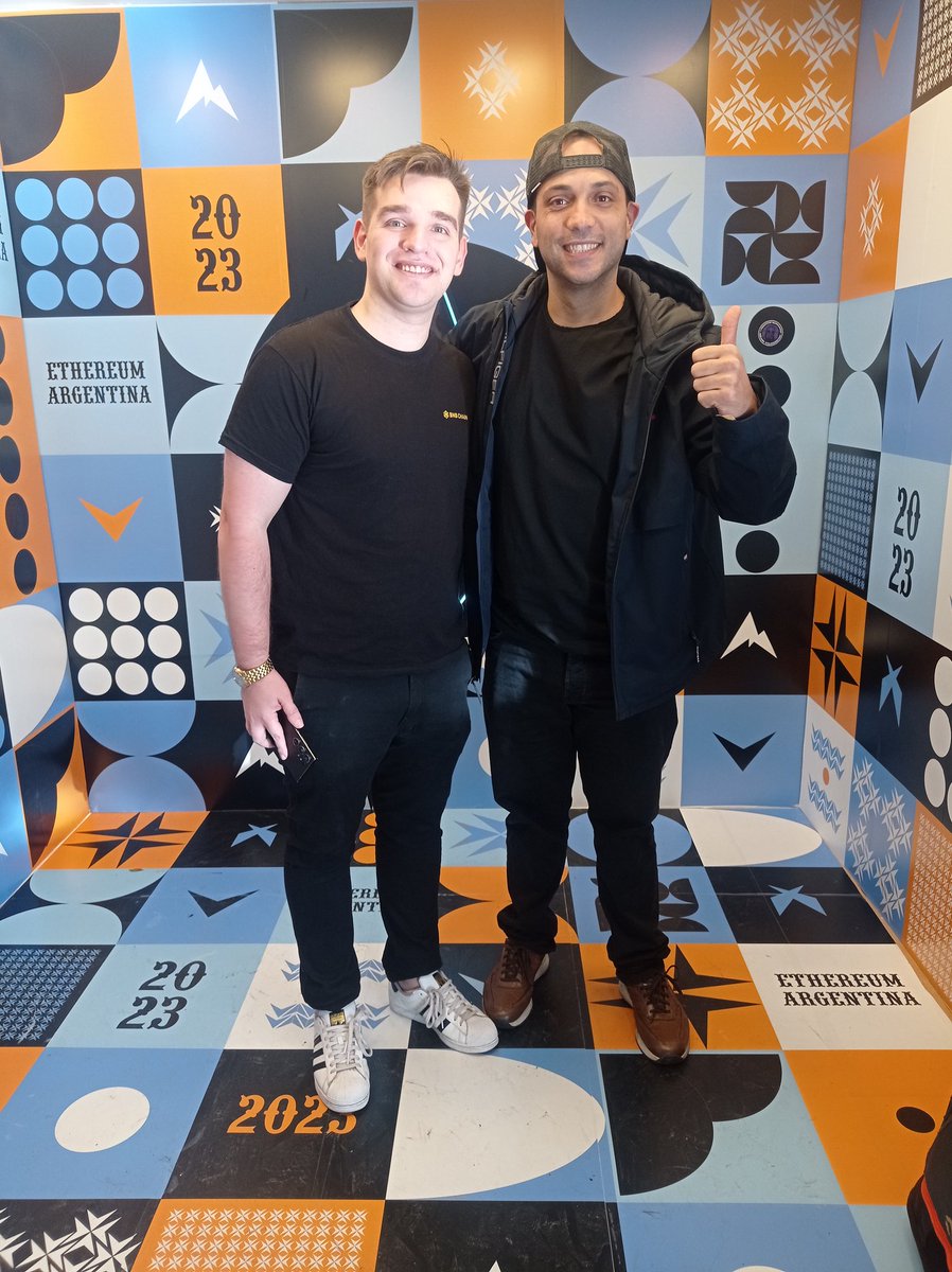 Daliweb3's tweet photo. Un gusto conocer en persona a @Gallardo_Mati parte de lo que me dejó el @EtherArgentina , gran energía en todo el evento mucha gente profesional #web3community #web3 #FANCI #BNBChain #Xolos #VIMfam https://t.co/Tv5INmygXl