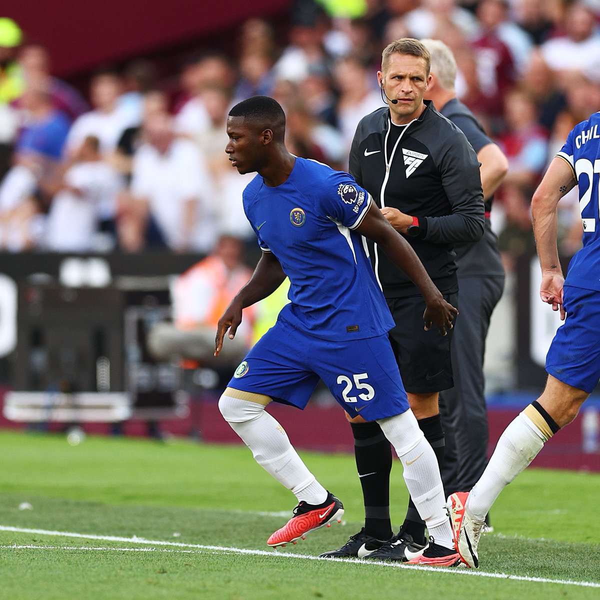 ChelseaFC_Sp's tweet photo. El estreno de Moi  🇪🇨 💙

#WhuChe