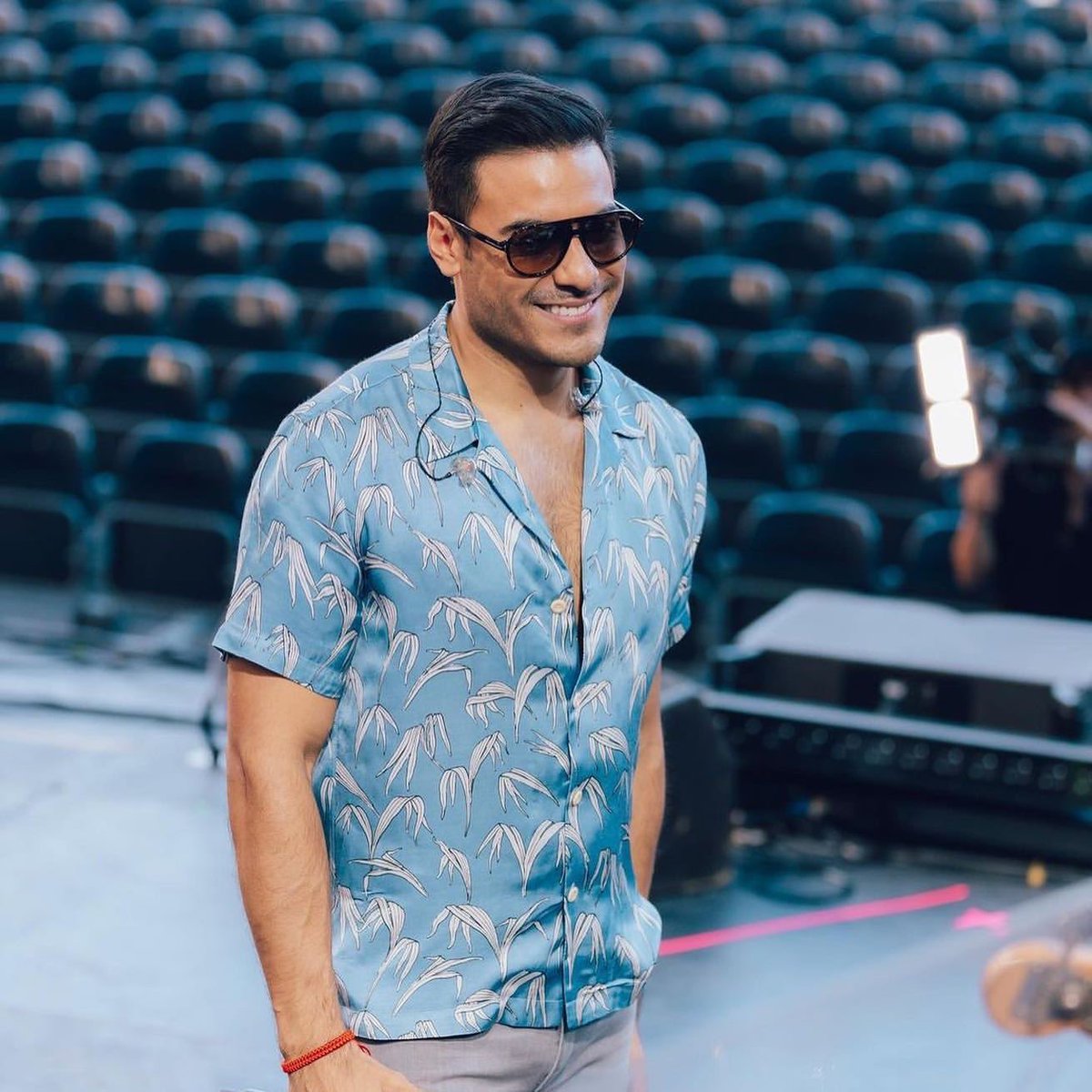 CR_CReandoS's tweet photo. De azul… cielo🩵 
#CarlosRivera https://t.co/9kL4Evd619