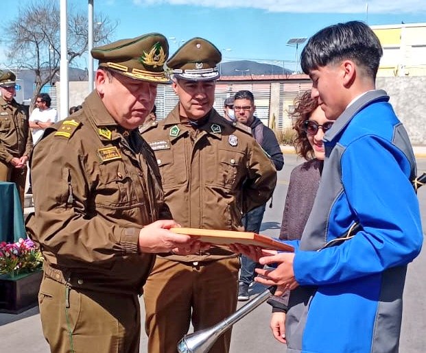 CarabCoquimbo's tweet photo. Esta es la banda de guerra del colegio Pedro Regalado Videla de #Andacollo, que participará en el encuentro nacional de bandas organizado por @CarabMicc que se desarrollará en septiembre en #Santiago. Les deseamos todo el éxito en este viaje! Y ⬇️ compartimos parte de su trabajo. https://t.co/PPyoKkfqi4
