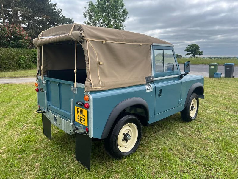 JohnBrown4x4's tweet photo. Beat the 2 year wait and take on this 2nd Gen EV - with better regen and more power it’s a fantastic drive! Link here. https://t.co/xuDerJzwWh #ev #electriclandrover #classicev #landrover https://t.co/2nR9u2otls
