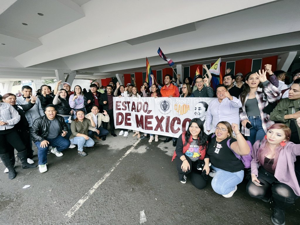 JohanCastroFuen's tweet photo. El día de ayer nos dimos cita las juventudes del #EstadoDeMéxico, me emociona el momento historico que vivimos, estamos del lado correcto de la historia. #EsClaudia
#JovenesEstadoDeMéxico
#Ecatepec
@Claudiashein https://t.co/XW9H0aZNhU