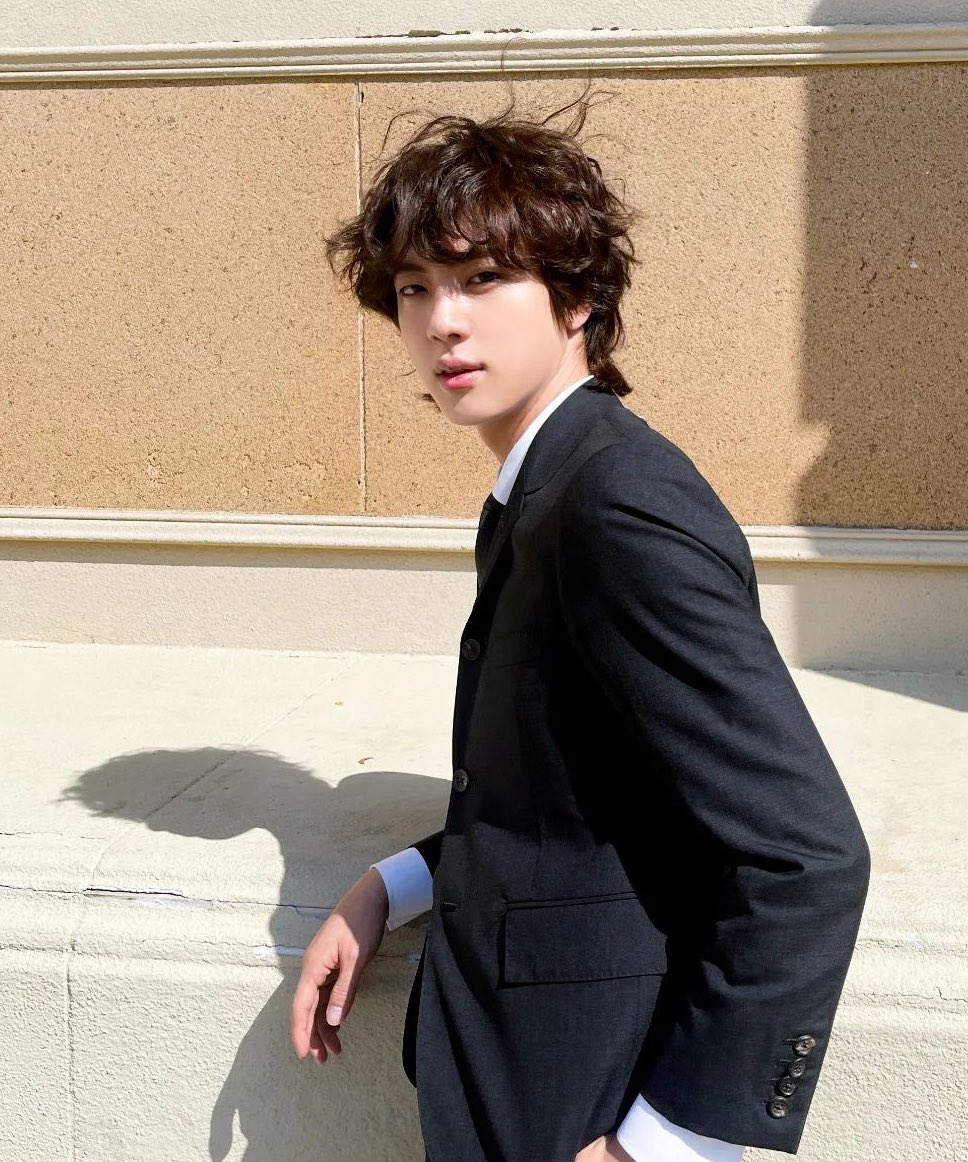 hourlydollbts's tweet photo. https://t.co/WM3RtziX98