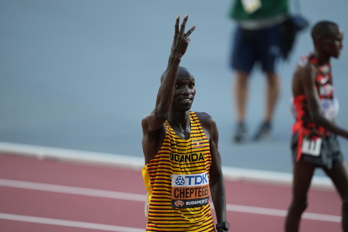 DailyMonitor's tweet photo. PHOTO: Uganda's long-distance athlete Joshua Cheptegei becomes the 4th man in history to win 3 straight 10, 000m at the World Athletics Championships in Budapest, Hungary.

He ran Sunday's race in 27:51.42 to get Uganda’s 1st medal at this year's championships. #MonitorUpdates https://t.co/Wkq9aJadYi