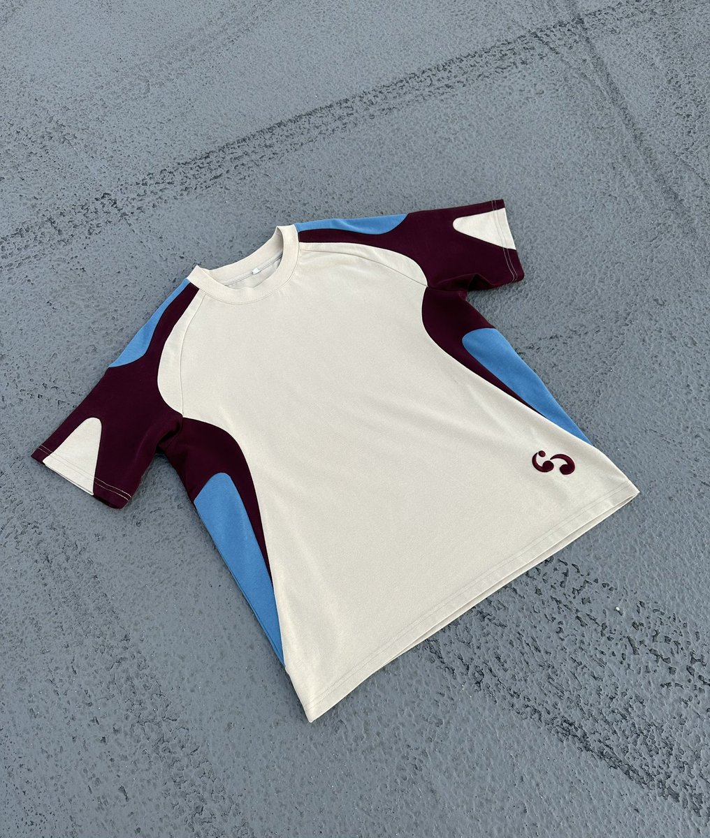 vetmamagazine's tweet photo. twist tee now available - Sentino https://t.co/XYd6qFlQCl