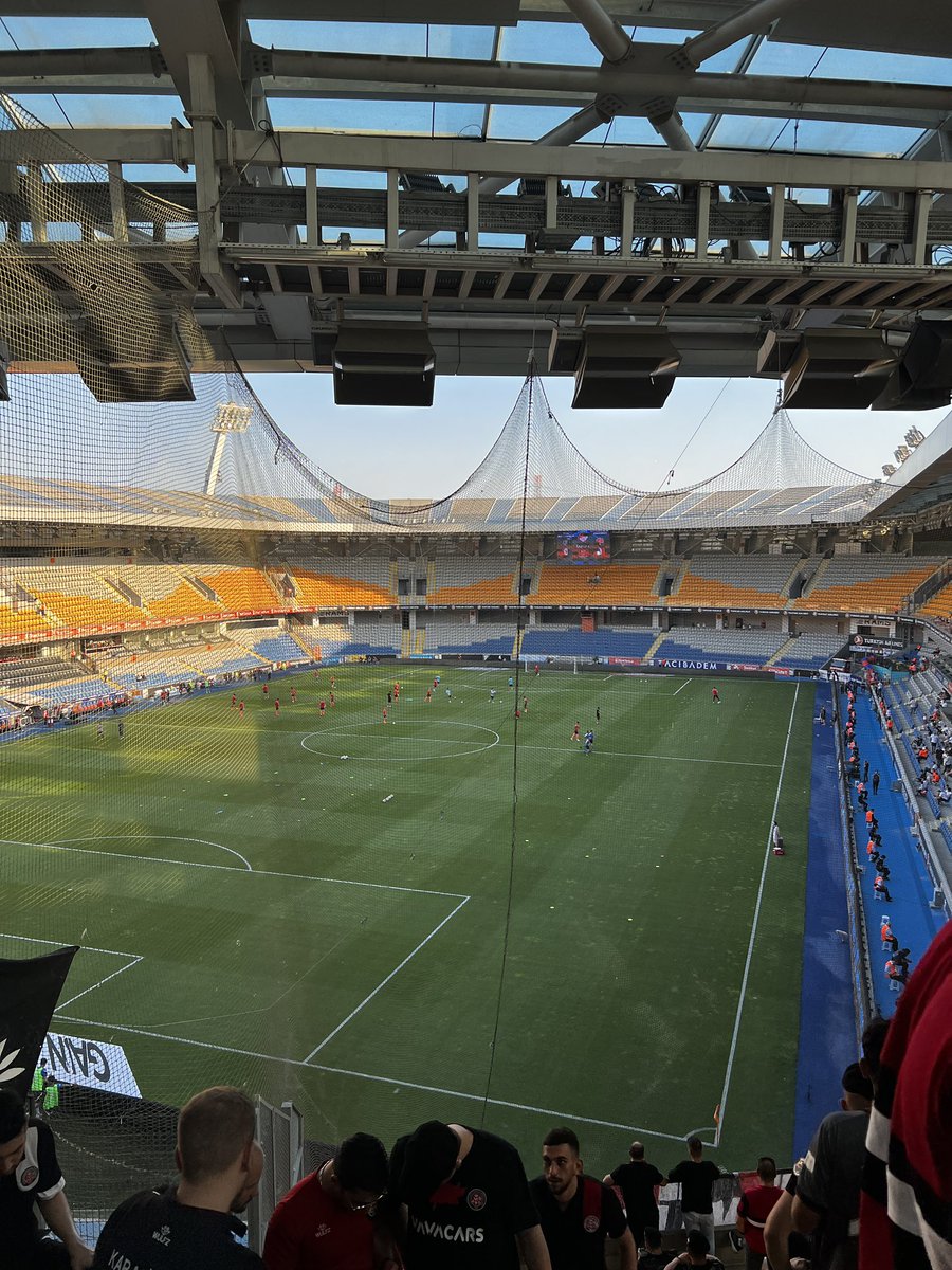 İYS | Başakşehir 0-2 VavaCars Fatih Karagümrük

⚽️ 6' Mendes
⚽️ 30' Adnan Uğur