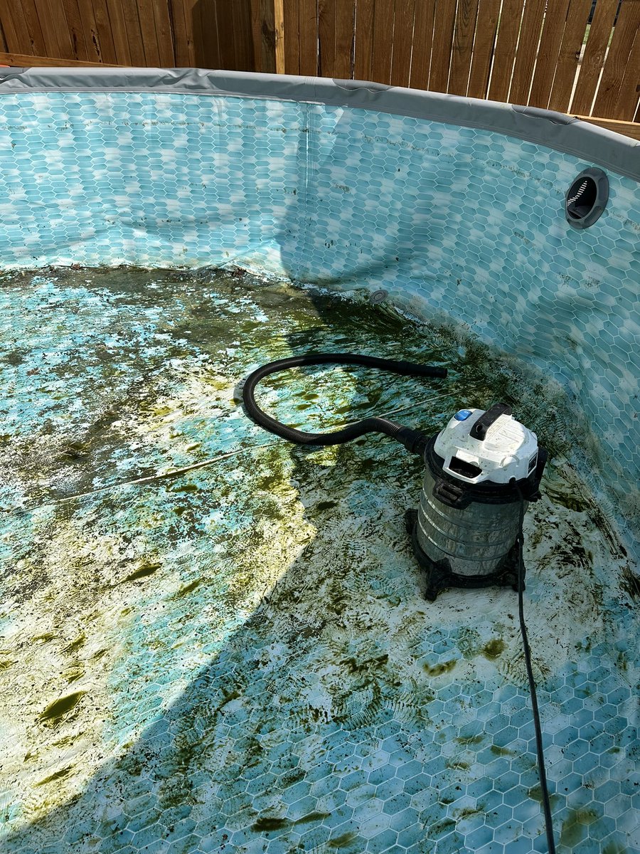 SPSOKC's tweet photo. Little before and after action for your hot ass Sunday! #okc #poolguy https://t.co/hUvNyKfAb3