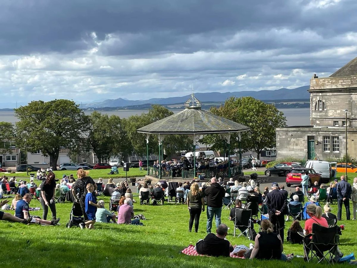 aileen_downs's tweet photo. @Kinneilband sounded fabulous at Bo’ness Town Hall bandstand this afternoon 🎶 https://t.co/QHg5Uf6pql