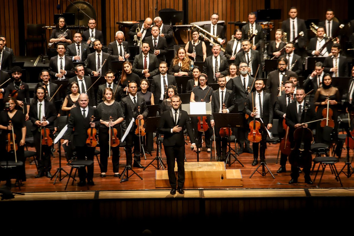 David Greilsammer (@greilsammer) on Twitter photo Mahler’s epic 5th Symphony and Ligeti’s hypnotic “Atmosphères”, last night with 2 amazing orchestras: Orquesta Filarmónica de Medellín and Orquesta Sinfónica EAFIT💥Special thanks to all the musicians for this stunning performance and to our beautiful public too! 💛💙❤️<a href="/Filarmed/">Orquesta Filarmónica de Medellín</a> Mahler’s epic 5th Symphony and Ligeti’s hypnotic “Atmosphères”, last night with 2 amazing orchestras: Orquesta Filarmónica de Medellín and Orquesta Sinfónica EAFIT💥Special thanks to all the musicians for this stunning performance and to our beautiful public too! 💛💙❤️<a href="/Filarmed/">Orquesta Filarmónica de Medellín</a>