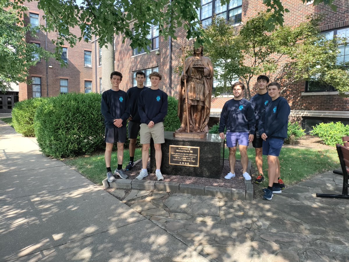 mpcampos1's tweet photo. @SLUHGlobalEd  our Global- bills had a very proactive meeting yesterday planning the One World Club agenda for this fall semester #SLUH #AMDG https://t.co/VpgN4LGDzK