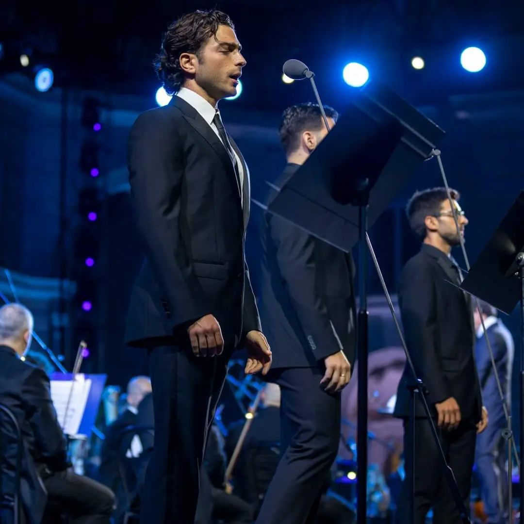 AdoptadaBarone's tweet photo. Un'Estate da Re: Standing ovation per #PlacidoDomingo #IlVolo e #DariaRybak diretti da Maestro #MarcelloRotta, che ieri hanno chiuso l'ottava edizione di #UnEstateDaRe 

Foto di Artide

#music #tbt #memories https://t.co/MV4PUGtlU8