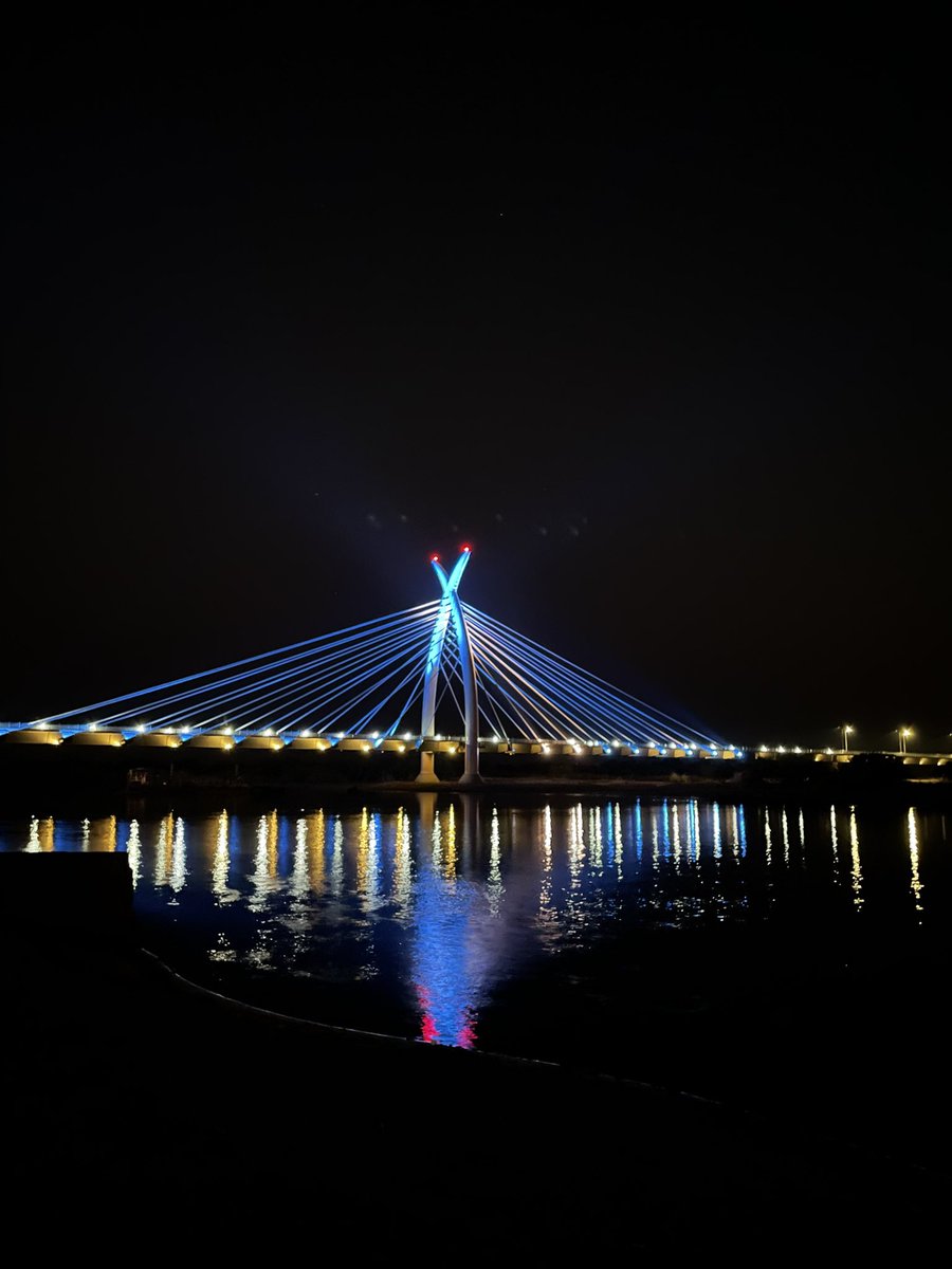 Ole__Mo's tweet photo. Spent the evening  ha nokeng, watching  Mohembo Bridge at diff times😍 https://t.co/WUVgUrKPJS