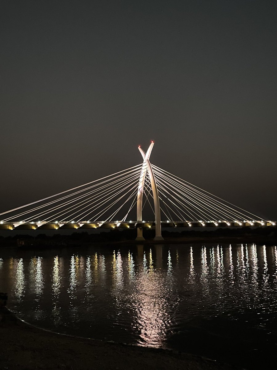 Ole__Mo's tweet photo. Spent the evening  ha nokeng, watching  Mohembo Bridge at diff times😍 https://t.co/WUVgUrKPJS