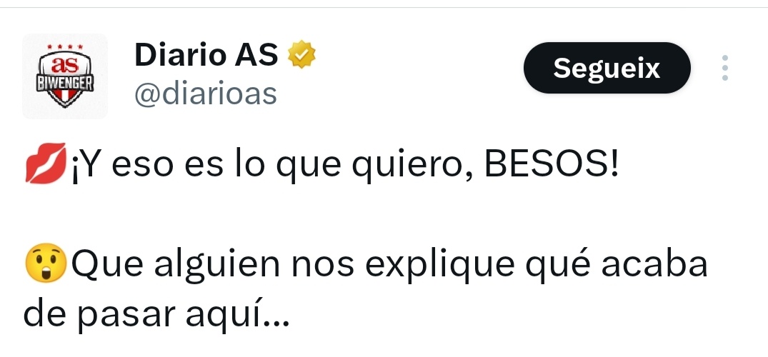 AngelAguiloP's tweet photo. Rubiales és un autèntic pocavergonya. S'aprofita de la seva posició de superioritat i de la situació per entaferrar una besada a la boca a Jenni Hermoso. No li va passar pel cap fer-ho amb cap jugador de la masculina quan guanyaren la Nations League. Ho fa amb ella. Repugnant. Com la reacció de part de la premsa, comparant aquest abús amb la besada de Carbonero i Casillas a Sud-àfrica, quan eren parella.
Mentrestant, tens un seleccionador que pels seus collons peluts sistemàticament parla de la selecció en masculí. "Somos campeones del mundo". Una autèntica vergonya tot plegat.