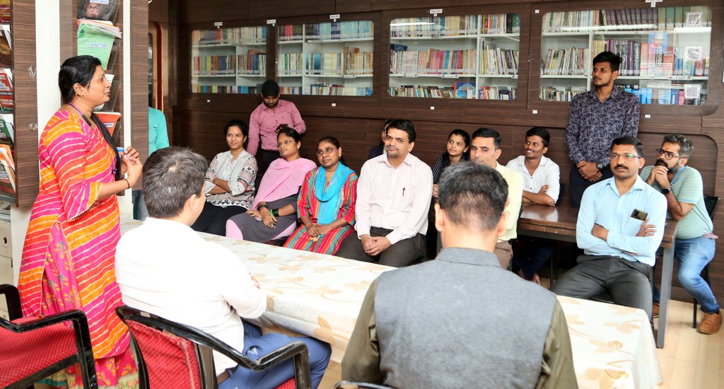 DevangVDave's tweet photo. 🏫 Had a wonderful visit to DD Vispute College of Education! 

Grateful for the warm welcome by Principal Dr. Seema Kamble ji and insightful interactions with the teaching staff. 

Their dedication to impart inclusive education is truly inspiring. 

Also spoke to the institute's chairman - his passion for education building 50+ educational institutions is truly commendable. 🙌📚

 #EducationMatters #InspiringVisit