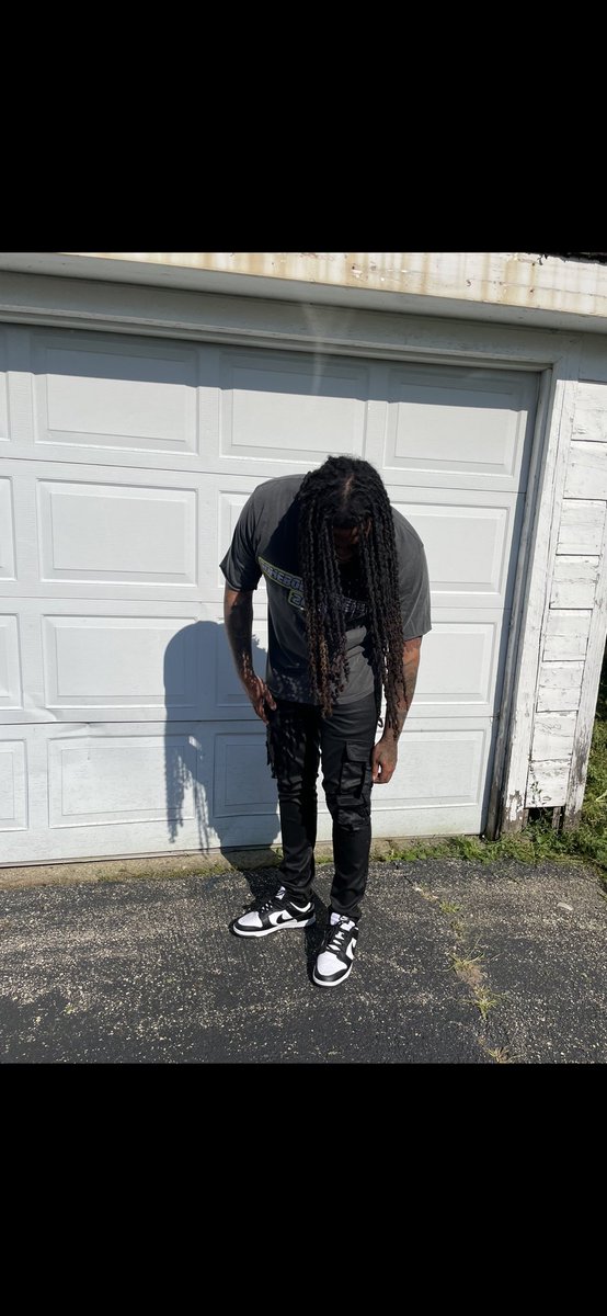HITHOUSEJMONEY0's tweet photo. โI donโt want no friends I donโt pretend 2 I been grinding hard like the rent dueโ๐๐ซก๐ค
#HITHOUSEENT https://t.co/O63f26XOMi