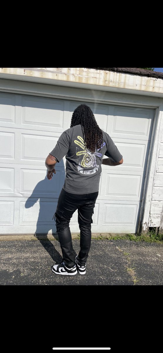HITHOUSEJMONEY0's tweet photo. โI donโt want no friends I donโt pretend 2 I been grinding hard like the rent dueโ๐๐ซก๐ค
#HITHOUSEENT https://t.co/O63f26XOMi