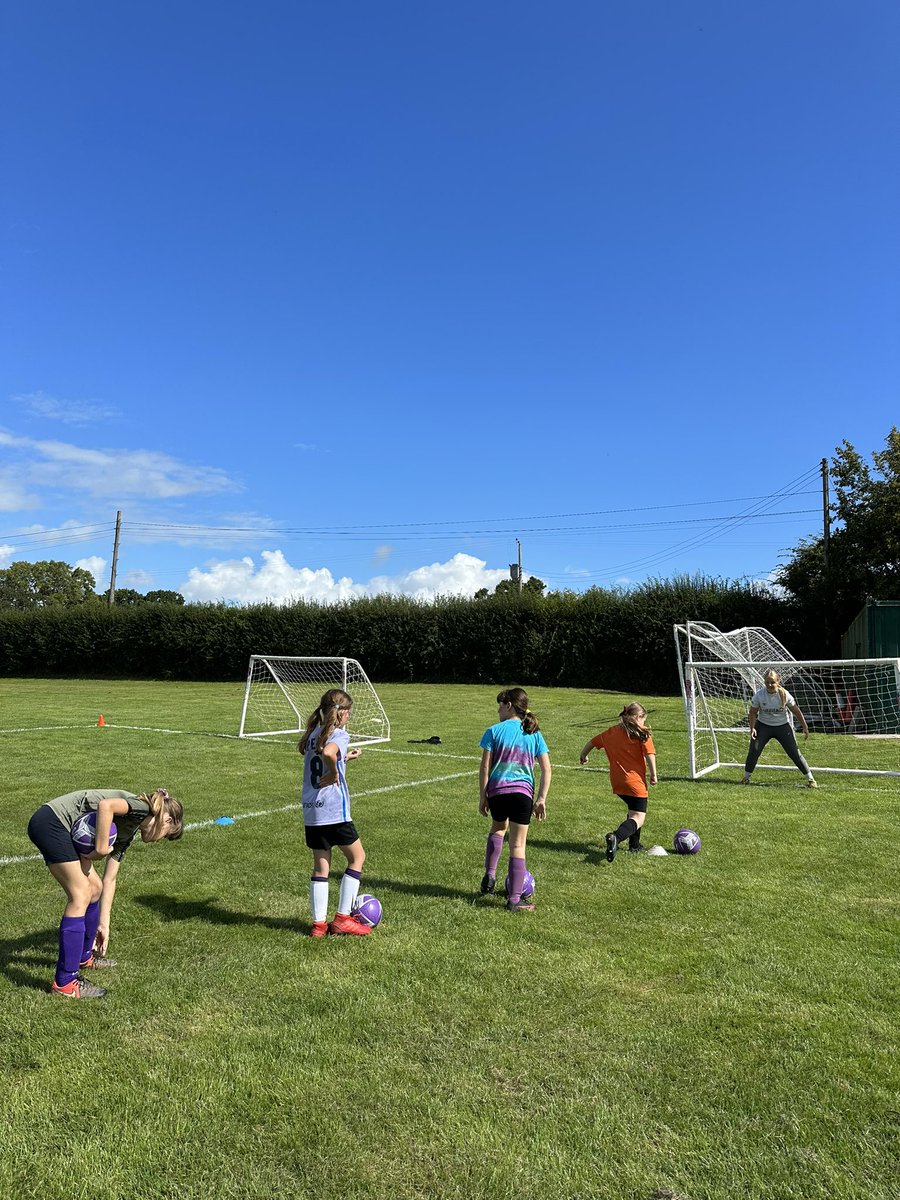 rshortfaw's tweet photo. A great #HuddleUnite festival this morning at @RaglanFC β½οΈ
Several girls playing football for the first ever time, and they all had so much fun! Thank you to all the coaches and staff involved, a fantastic morning of fun football π€©ππΌ
Funded by #FIFA https://t.co/hdYXV1Srws