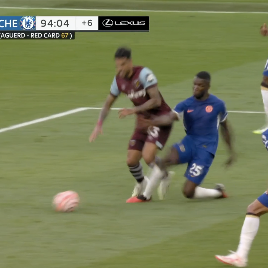 West Ham were awarded a game-sealing penalty after Moises Caicedo fouled Emerson in the box. #WHUCHE