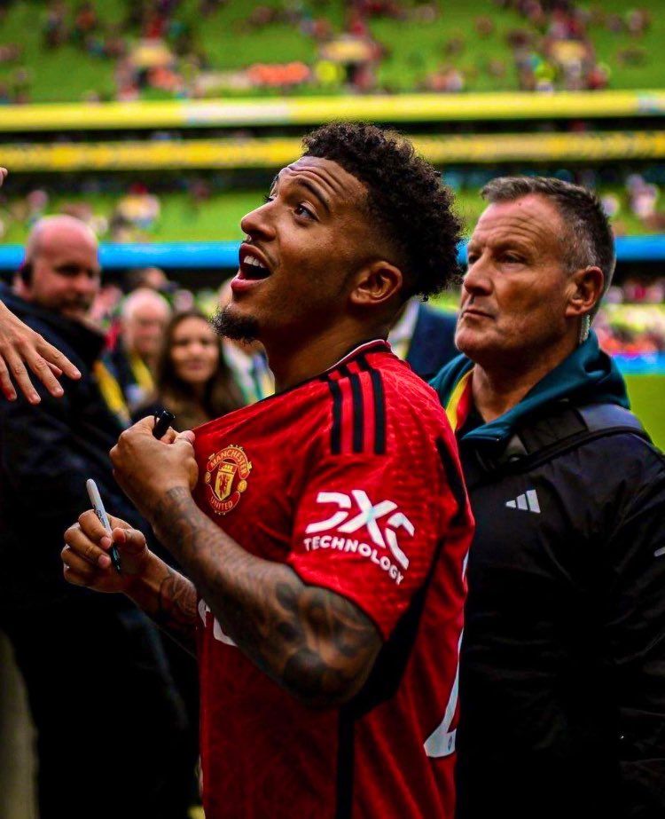 UtdLoyals_'s tweet photo. #JS25 ♥️ https://t.co/ypYDyP1EJC