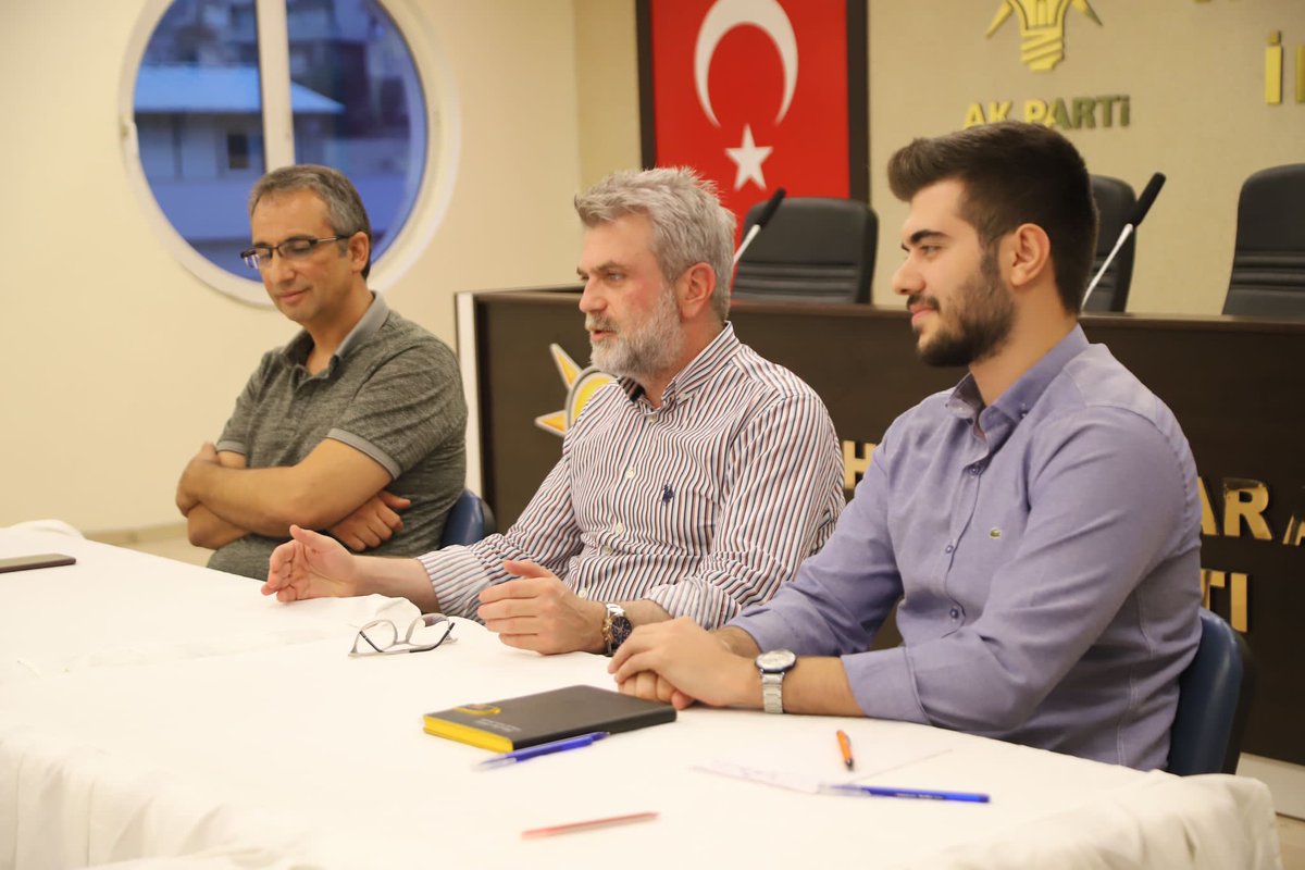 yenisecmenmaras's tweet photo. Şanlı mazimizden aldığımız güç ve tecrübe ile Türkiye yüzyılını gençlerin omuzunda yücelteceğiz.
Yönetim kurulu toplantımızı, İl Başkanımız Sn. Fırat Görgel’in katılımlarıyla gerçekleştirdik.Sayın Başkanımıza katılımları ve gençliğe göstermiş olduğu önemden dolay teşekkür ederiz. https://t.co/AAGQSf1YDt