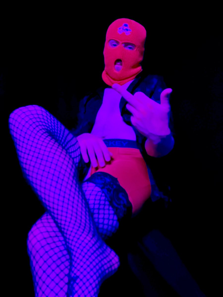 Masked_Masc_'s tweet photo. Give me tips, not your lip.

#paypiggies #tipme #dailydrain #badbitchbutchbunch #findomgoddess #findom https://t.co/nDfKClcd6i