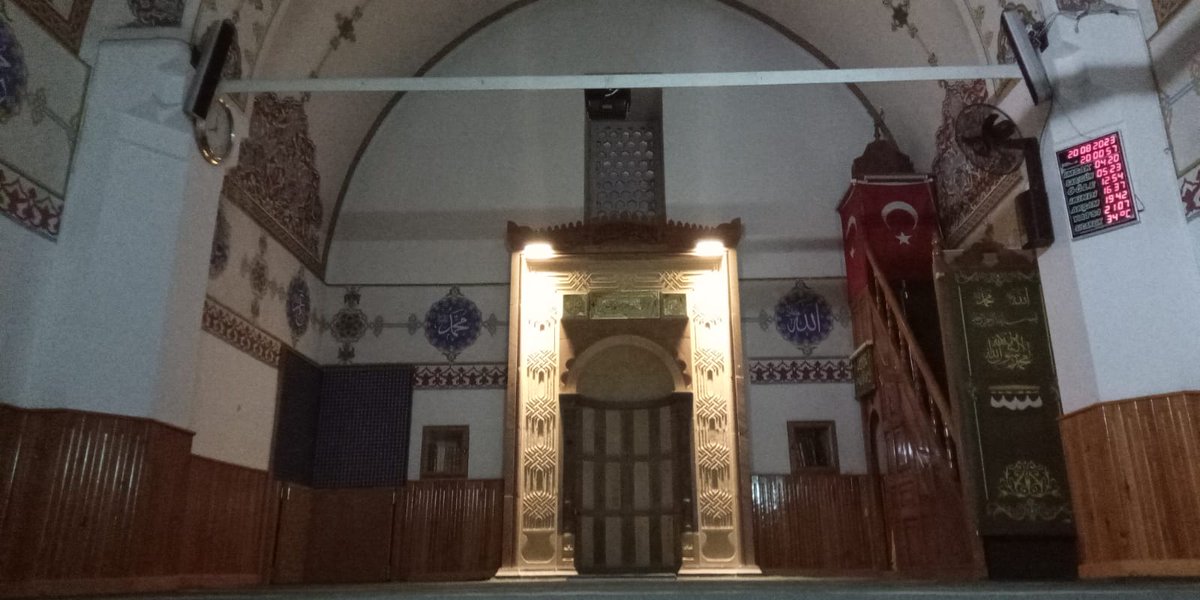 PİR ÂHÎ EVRÂN-I VELİ CAMİNDE 
Akşam Namazı ELHAMDÜLİLLAH 
#Kırşehir