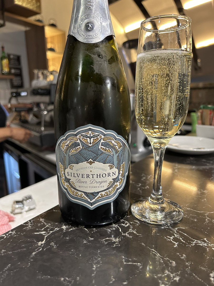 CathyMarston's tweet photo. And off we go on the travels again - almost the last flight out of Cape Town heading for 2.5 week’s intensive teaching on Mauritius. But first @SilverthornMCC https://t.co/O20dZeQ78K