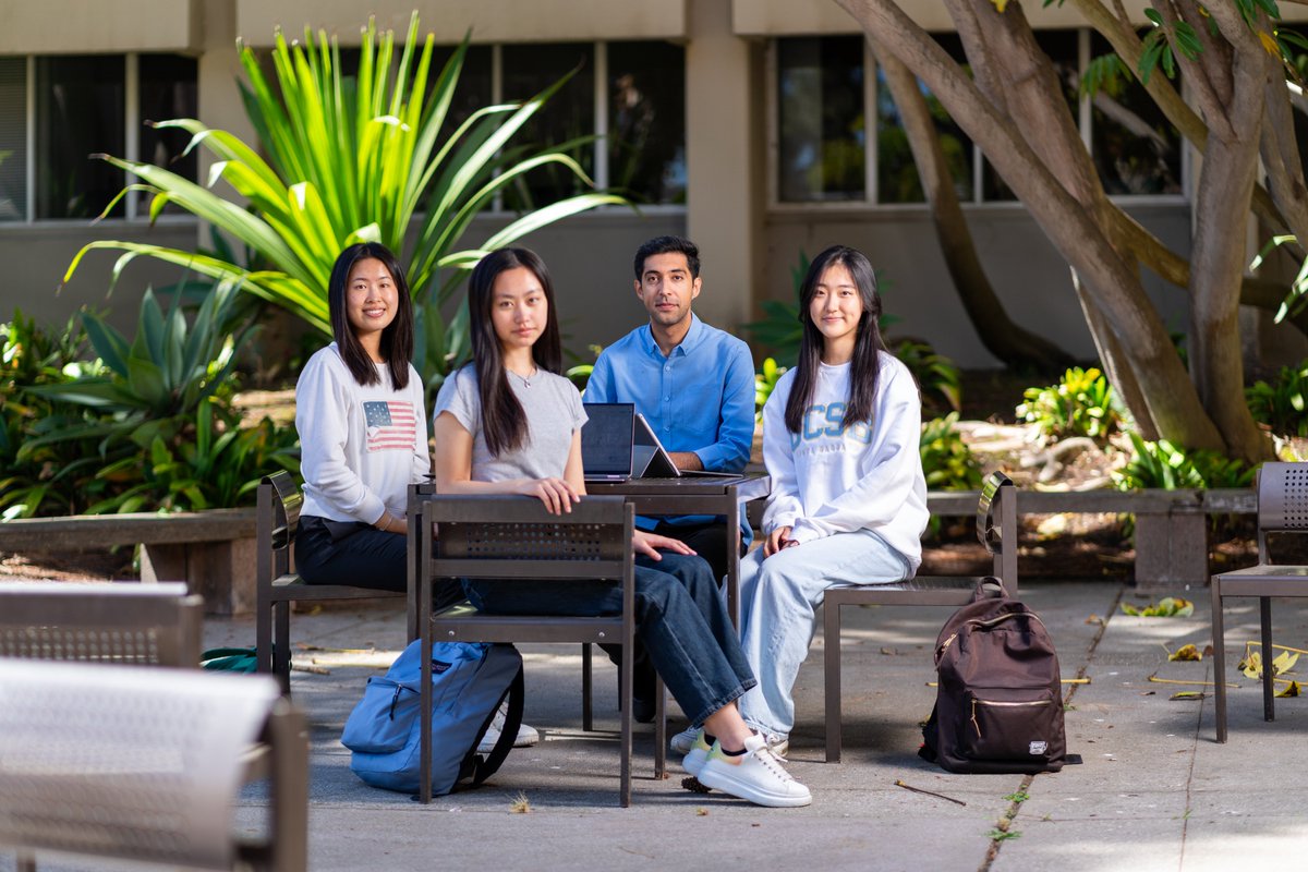 Danial_Alz's tweet image. This summer, I had the honor of mentoring three incredibly talented students. Witnessing their growth and their contributions to their respective research projects has been nothing short of inspiring. I look forward to being a part of this wonderful program next summer.