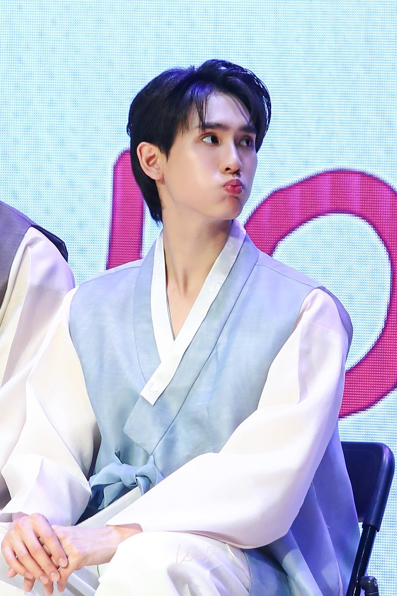 YJ12890's tweet photo. 230820 GMMTV FANDAY6 IN Seoul
🩵

#kasibook @kasibook 
#forcebook 
#FBfanday6inSEOUL 
#GMMTVFANDAY6 https://t.co/EXG0SQinBp