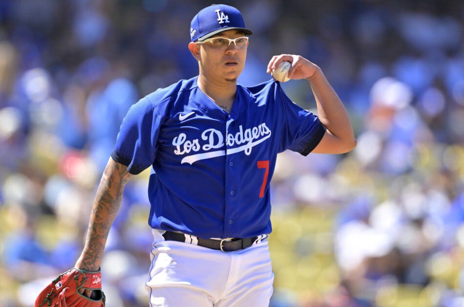 MLBDeadlineNews's tweet photo. The three free-agent starting pitchers sitting atop the #STLCards “wishlist”, per @BNightengale:

Julio Urias
Blake Snell
Aaron Nola https://t.co/nT76p8Hcz3