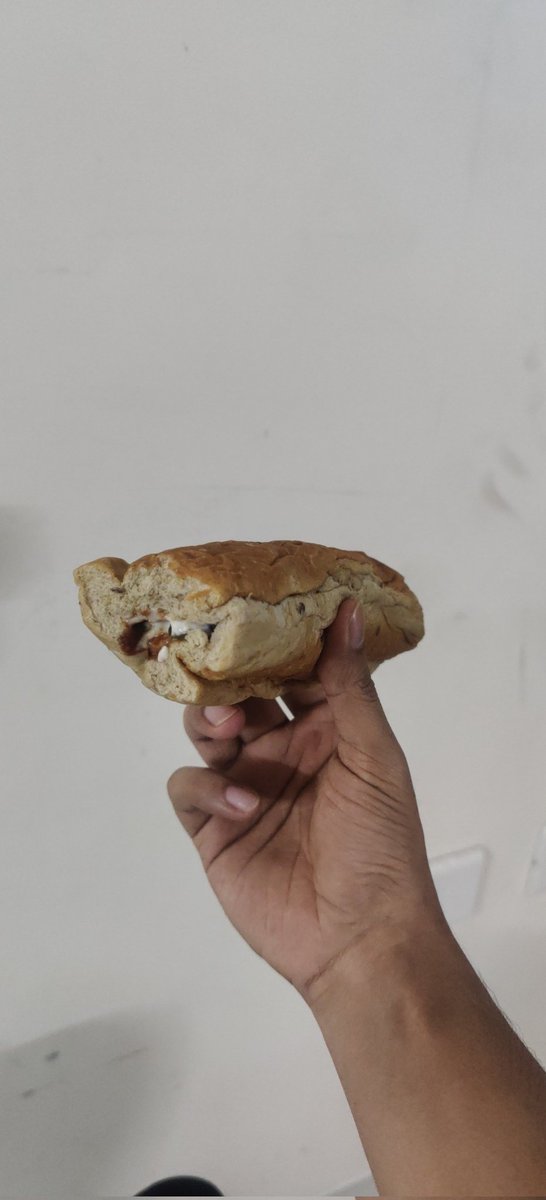 parag96s's tweet photo. If you order a 'Great Indian BBQ sub' from @SubwayIndia, this is what you're gonna get. Great indeed :) https://t.co/XYU0IvpBgU