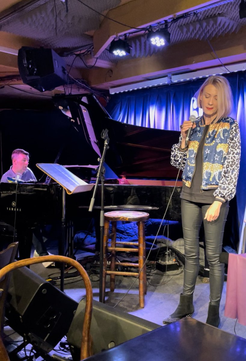 AlexReffell's tweet photo. A few pics of me performing @606club yesterday as part of a splendid #Estill vocal day with @CMartinjazz & Stefan Holmström. It was a treat to be accompanied by fabulous jazz pianist, @robbarronpiano!🎹
.
#vocalperformance #vocaltechnique #vocalcoach #jazzpiano #stageperformance https://t.co/sUfX6h24l1