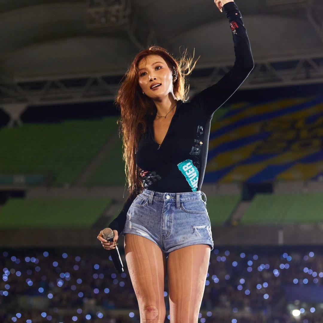 GotMooPrnt's tweet photo. Stars on stage
#JACKSON                      #HWASA https://t.co/RphBdIn7RQ