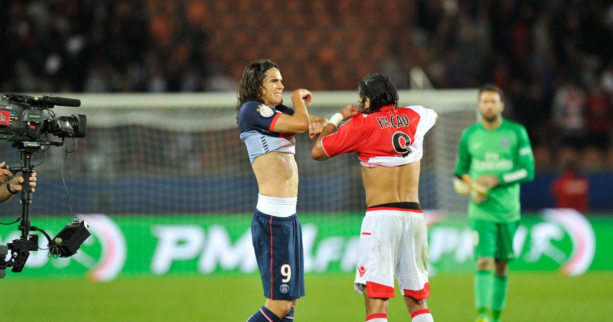 MediaParisien's tweet photo. 🔥 La hype des PSG Monaco lorsque les Monégasques ont été rachetés ! https://t.co/LL2rsQshoB