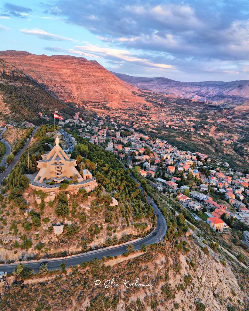 WeAreLebanon's tweet photo. #Ehden’s 🇱🇧 magical sunset 🌅

📸 @flyoverlebanon #WeAreLebanon https://t.co/63WwAlG9bJ