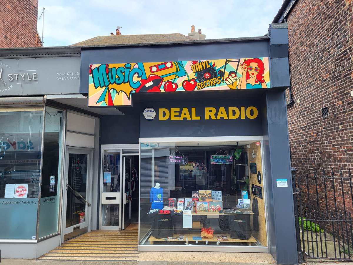 ZoomEventsUK's tweet photo. We are delighted to have @DealRadio supporting Deal Food &amp; Drink Festival this year! A really friend bunch - if you haven't been to see them yet, pop into their store on #Deal High Street! https://t.co/ZNa2Xou8kf