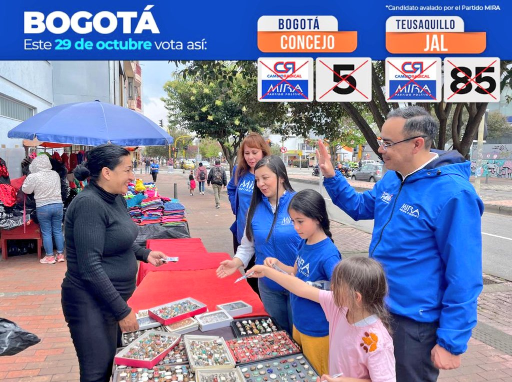 Fapuentess's tweet photo. En Bogotá hay más de 36.944 vendedores informales, somos Autores del acuerdo 821 de 2021 que incluye:

🖐️Formalización
🖐️Caracterización
🖐️Acceso a la educación
🖐️Protección a la vejez
🖐️Impulsó a sus emprendimientos 

Seguiremos trabajando para dignificar su labor. #MIRA5 https://t.co/t806ZFEdkW