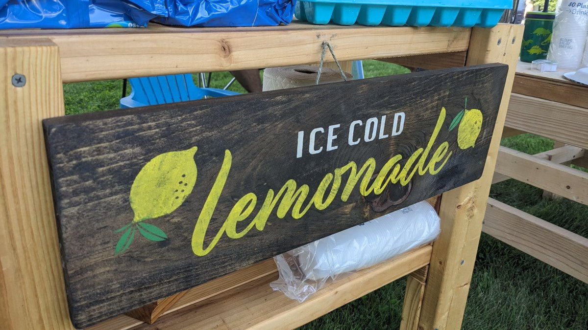 mtb_steve's tweet photo. Always stop for lemonade https://t.co/42QmsrssGo