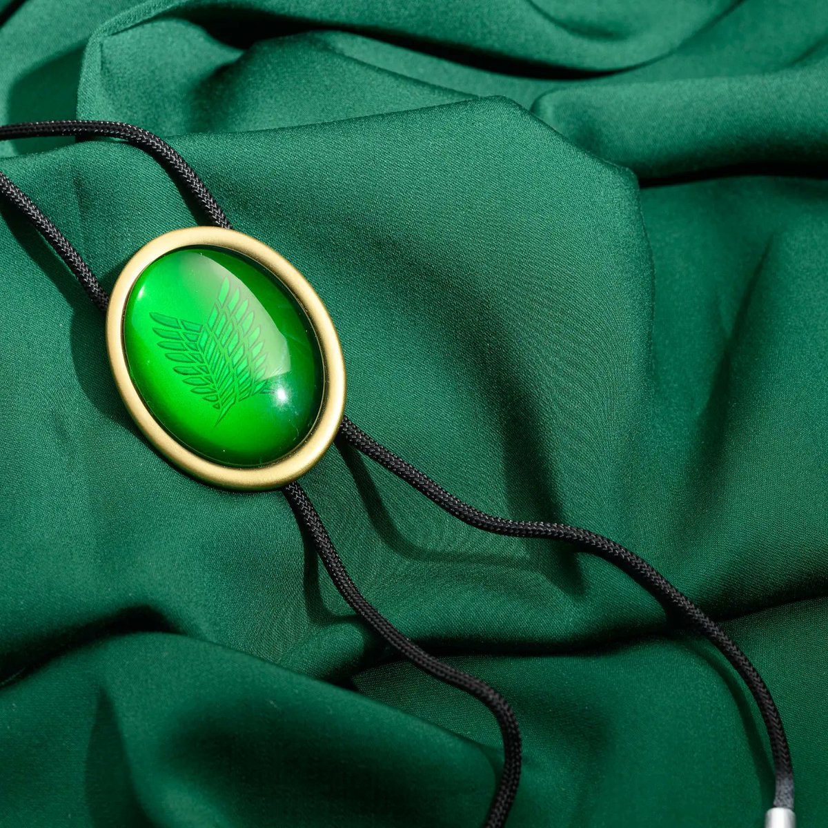 Typical_Scene's tweet image. This item you must remember it . it's military uniform pendant. 1:1 scale , although it is not made of metal, it's really beautiful.  it will be given as a gift with statue products.