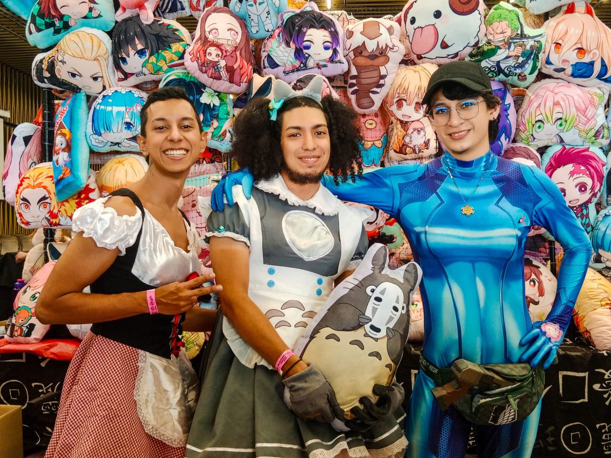 AlcaldiaBGA's tweet photo. ¡Continuamos #ModoGeek👾! Si le gusta el "repitis", aquí se le tiene❤️🔥
Batallas de baile💃, concurso de dibujo✏️, cosplay🤙🏻, sorteos🎯, premios 🏆y más habrá esta tarde.
📍Caiga a Neomundo con la mejor pinta geek🔥. Estaremos hasta las 7:00 p.m. https://t.co/UXMSoAumcg