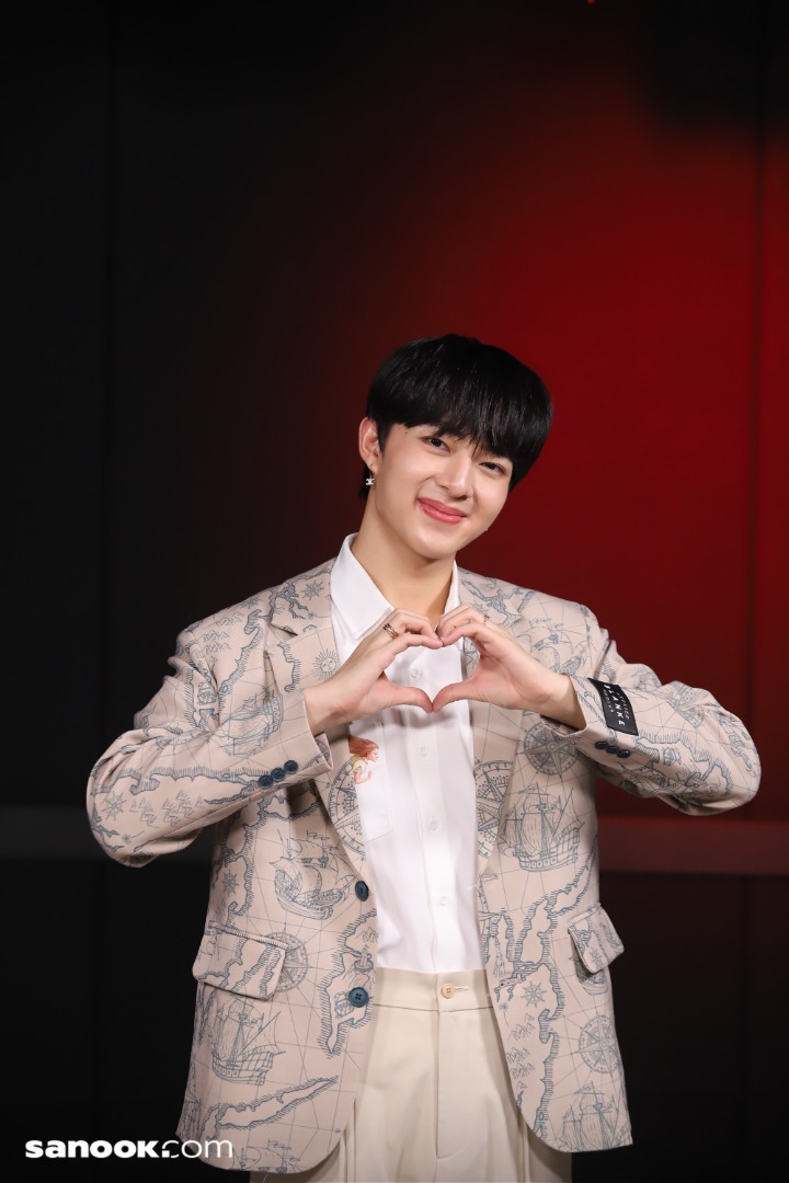 zeenunewmx's tweet image. #Daily_ZNNMx
📲|| @CwrNew  en la entrevista para  Sanook (1/2)
Charla sincera con NuNew
🔗: sanook.com/music/2466577/…

#SanookMusic 
#NuNew #NanaNu #ซนซน