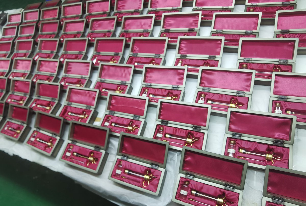 Typical_Scene's tweet image. The syringe now ready for shipping. although it is not made in metal it's really nice anyway.