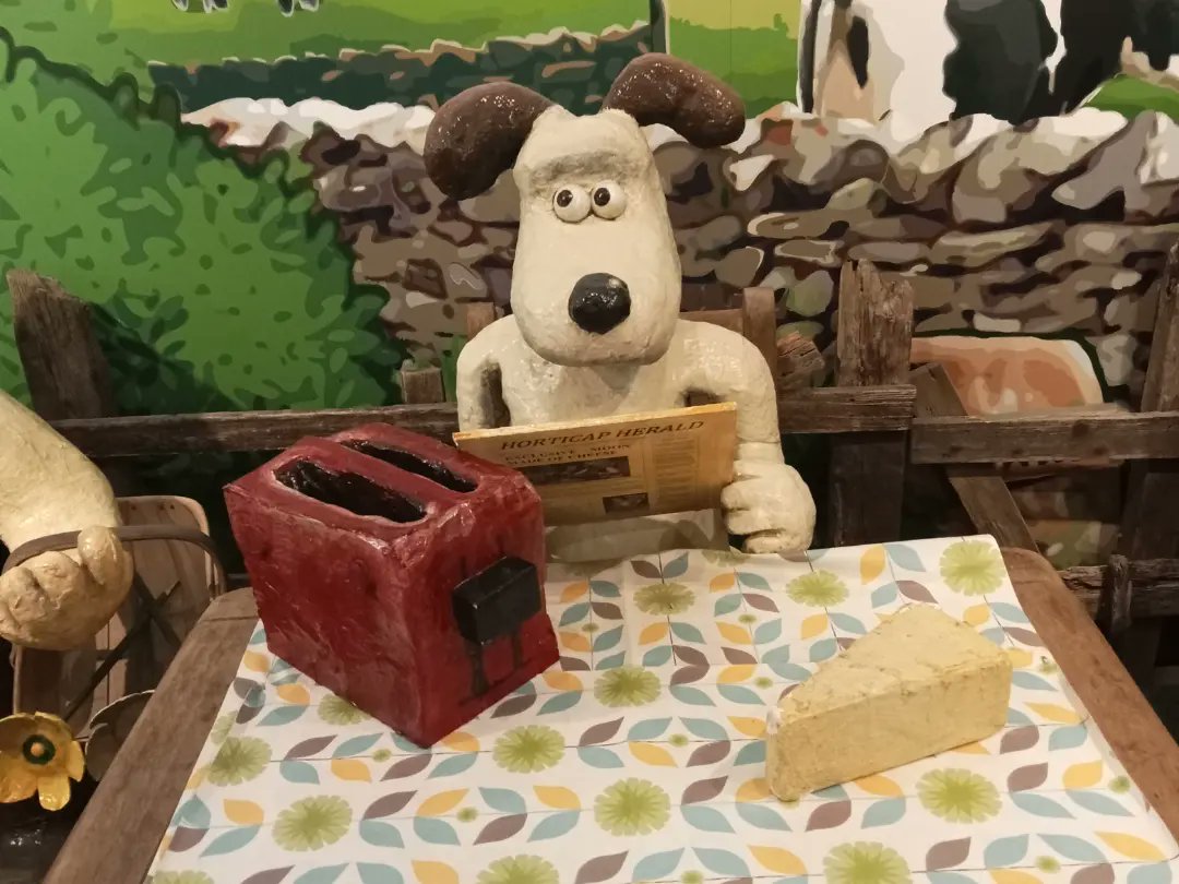 Man In Paint tweet media