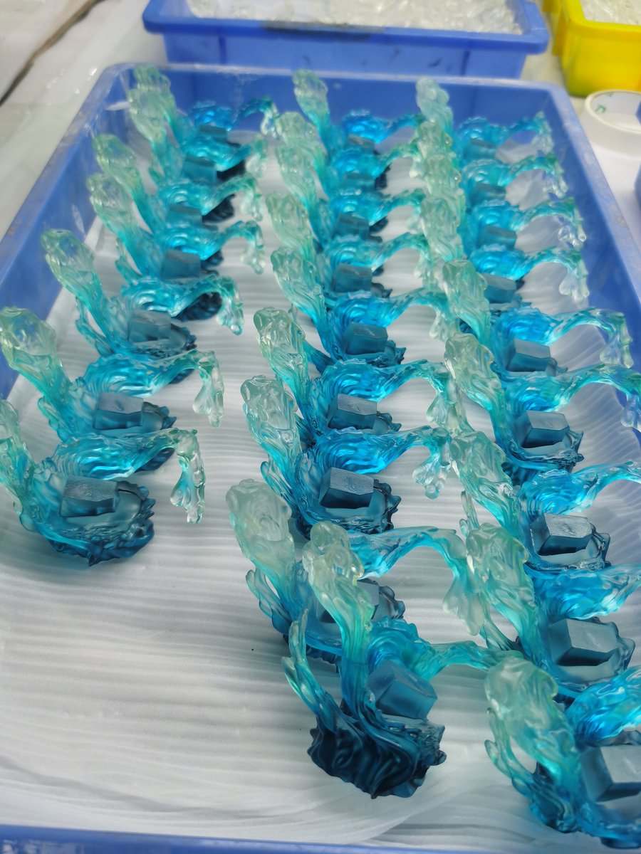 Typical_Scene's tweet image. About watching sea eren which we preordered long ago, maybe you already forgot it, but we still plan to release it in September. we are sorry for keep you waiting so long time.