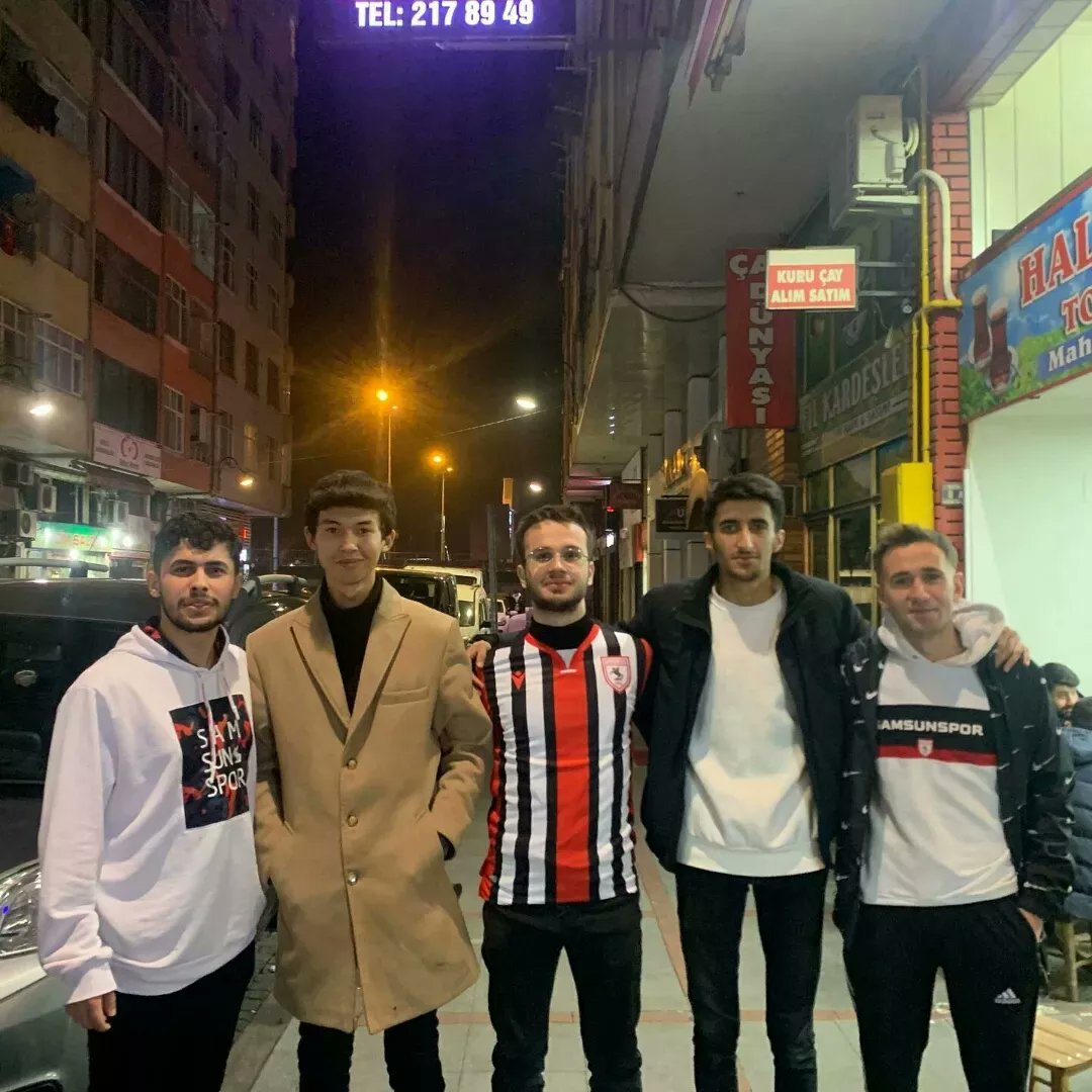 UniSamRize's tweet photo. Şehrimizde okuyacak olan tüm Samsunsporlu kardeşlerimize yeni eğitim öğretim hayatlarında başarılar dileriz.

Ailemize katılmak için bir mesajın yeterli!

ŞEHRİNİ ÜNİVERSİTEDE SAVUN ARKADAŞ! 💪

#BirŞehirDüşünTümKampüslerde
#ÜlkeninDörtBirYanında
#ÜniSam 
#Samsunspor https://t.co/ZcZGV8yB5M