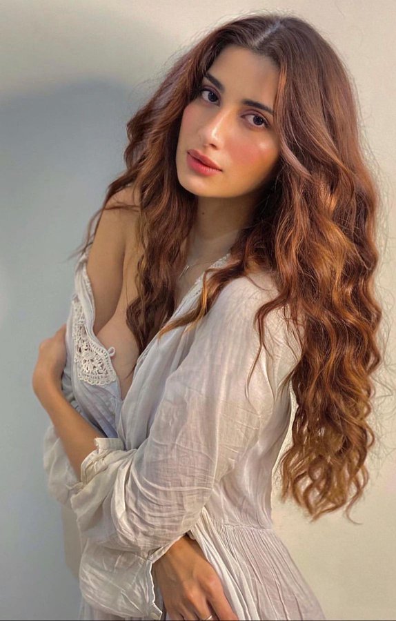 F3_pPAwaEAA7mej?format=jpg&name=900x900